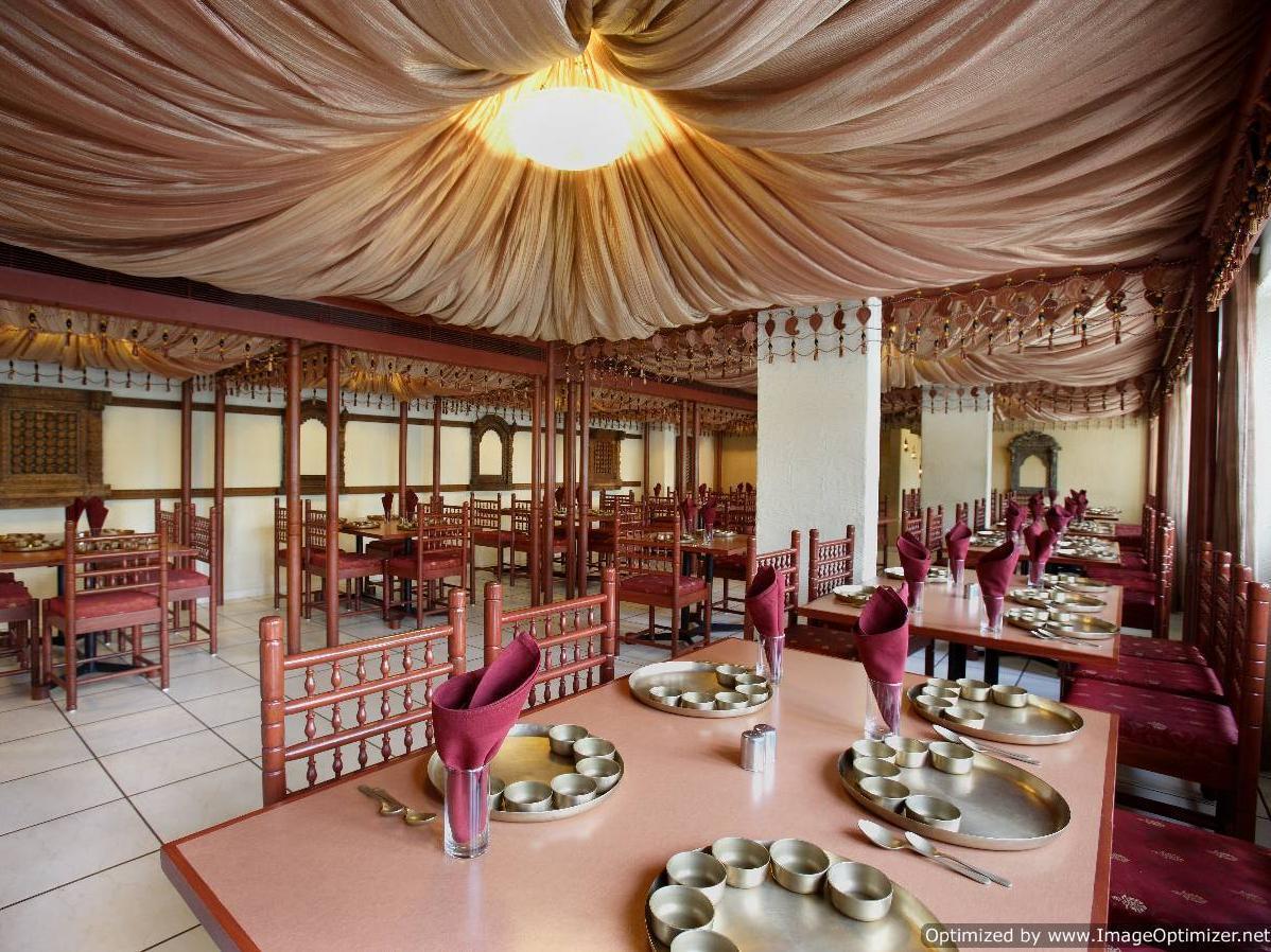 Hotel Express Towers Vadodara Ngoại thất bức ảnh