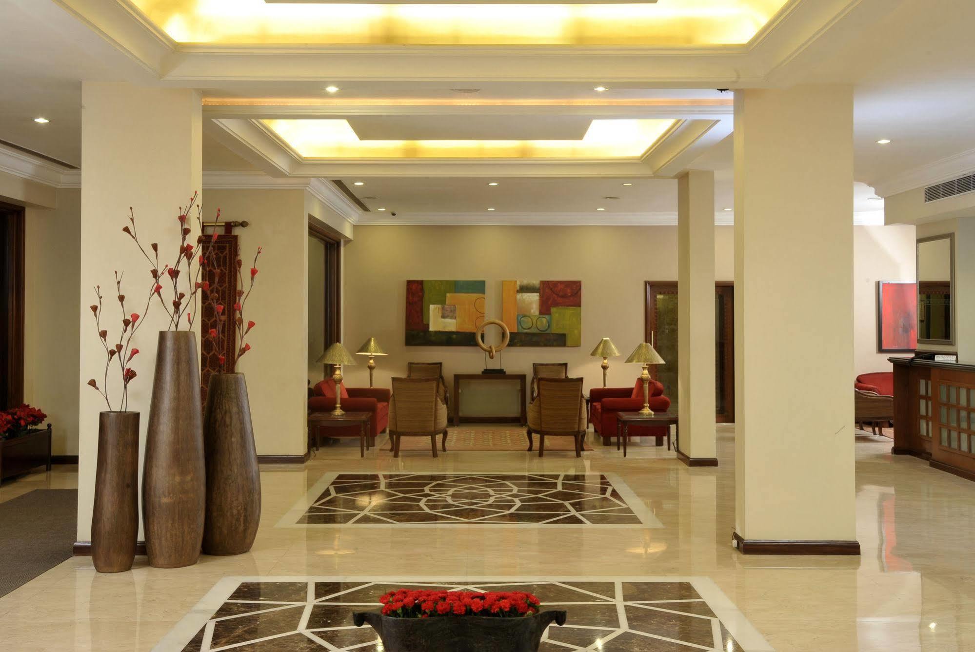 Hotel Express Towers Vadodara Ngoại thất bức ảnh